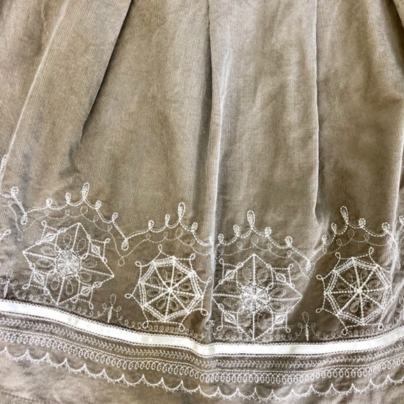 💕Pretty Corduroy Skirt 💕 - Picture 3 of 6